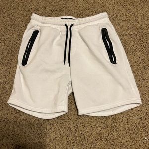7” shorts white